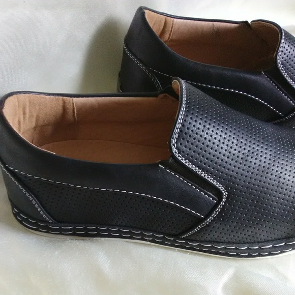 NIB new men's Brix slip on shoes - Picture 2 of 6
